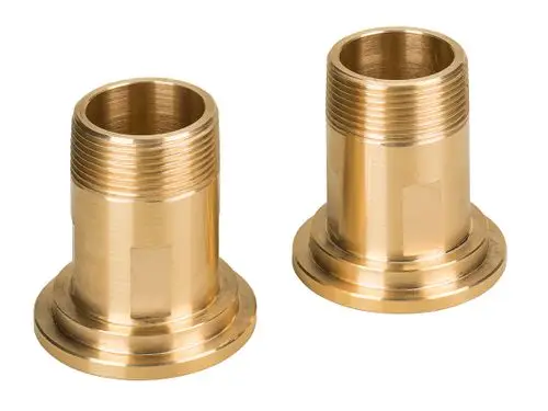 Kupferne Adapter mit Innengewinde zur Verbindung von Rohrleitungen. Produkte von Grünbeck zur Anpassung von Installationen.